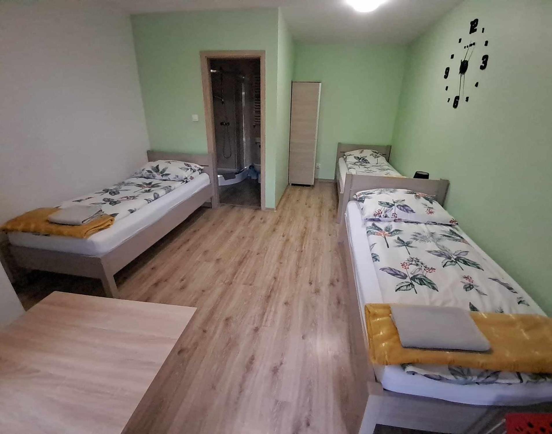 Noclegi Julia Pokoje 1-3 Parter Sniadanie Kontynentalne Kielce Exterior photo