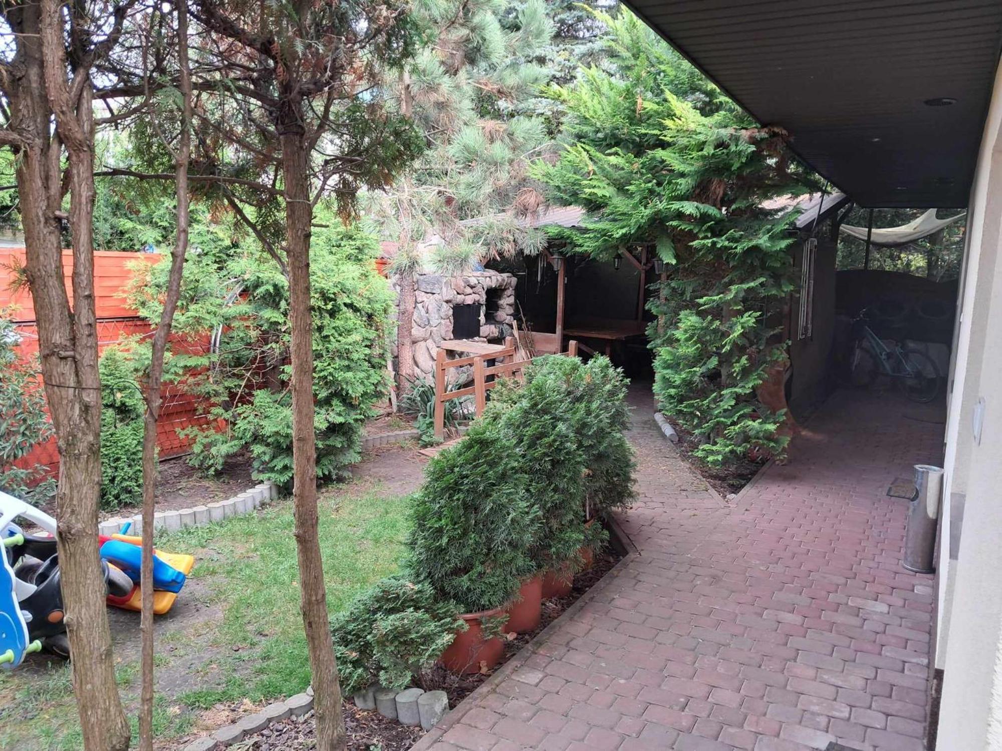 Noclegi Julia Pokoje 1-3 Parter Sniadanie Kontynentalne Kielce Exterior photo